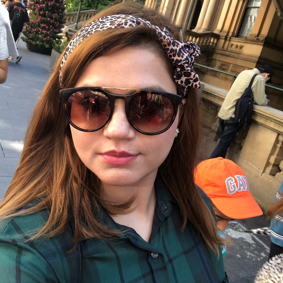 Meet your Posher, Sana - Picture 1 of 1